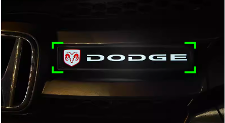 Forró akció ✨50% kedvezmény ✨Stílusos, hangulatos LED lámpa logóval az autó középső hűtőrácsára