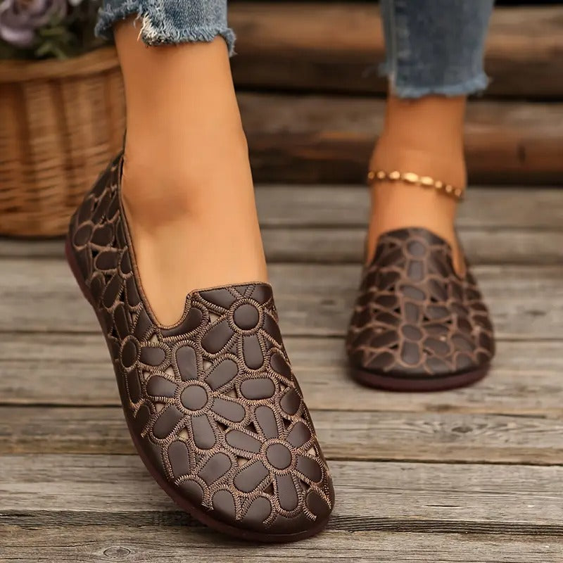 🔥Utolsó nap 50% kedvezmény - Női Oxford balerinák virágos kivágással és ortopéd betétekkel