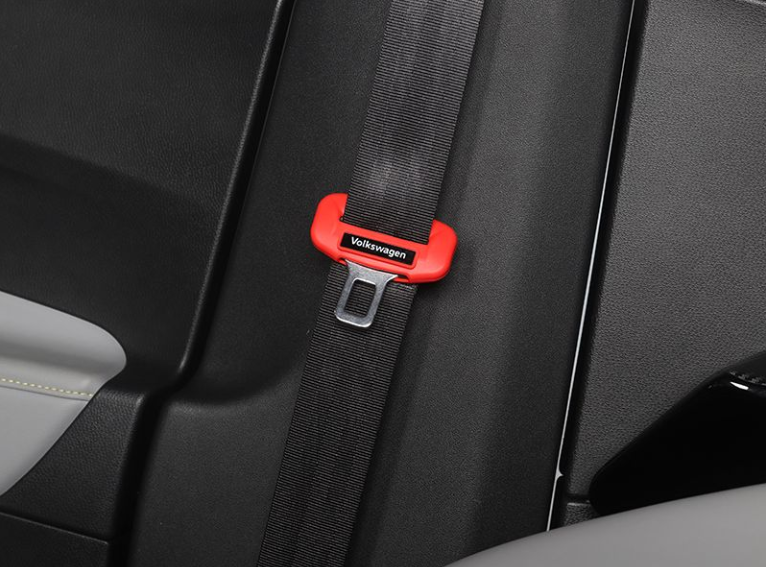 Védőhuzat az autó biztonsági övének csatjához🎉2 db🎉