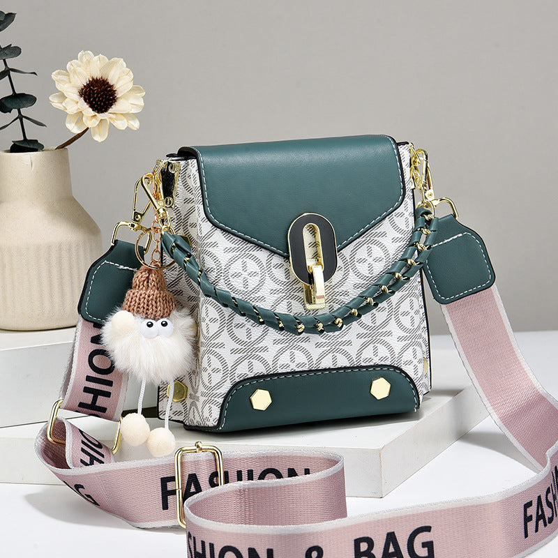 Divatos bőr női crossbody táska