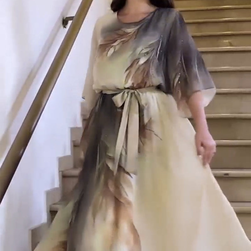 Mintás, kerek nyakú maxi ruha övvel