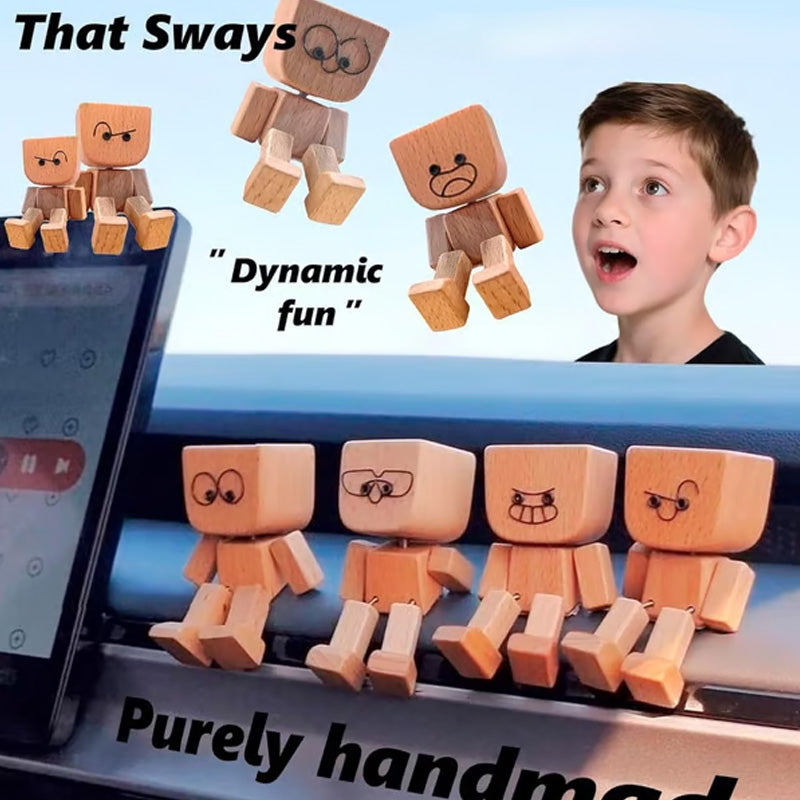 Bájos kis fa figura, amely 12 különböző arckifejezéssel mozog