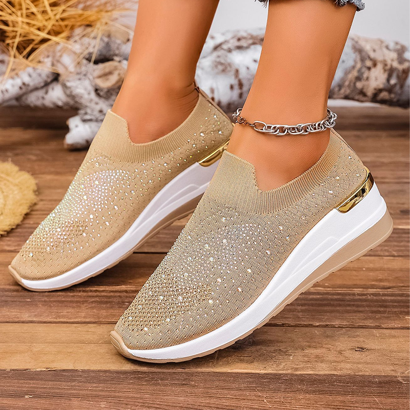 🌬️🏃‍♀️ Női strasszos pillangós slip-on sportcipő – Csillámló kényelem és könnyed viselet ✨🦋